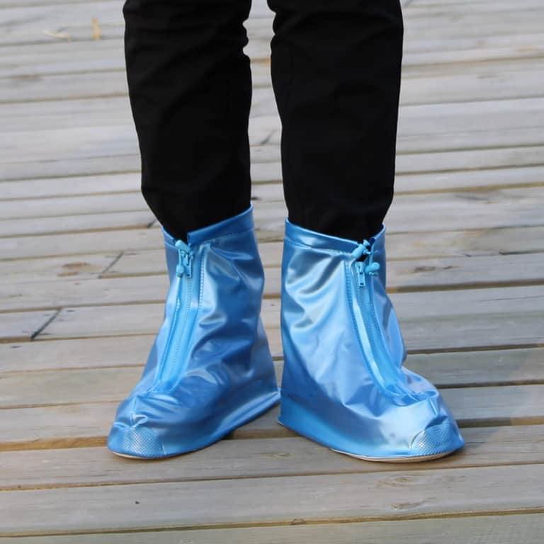 bảo quản giày dép trong mùa mưa
