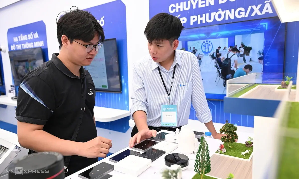 Lừa đảo iCloud, Siri nhớ hội thoại, Galaxy A chia sẻ tệp với iPhone | ĐTCN 27/10 8 Tuần lễ số quốc tế Việt Nam tập trung vào quản trị AI và hạ tầng số